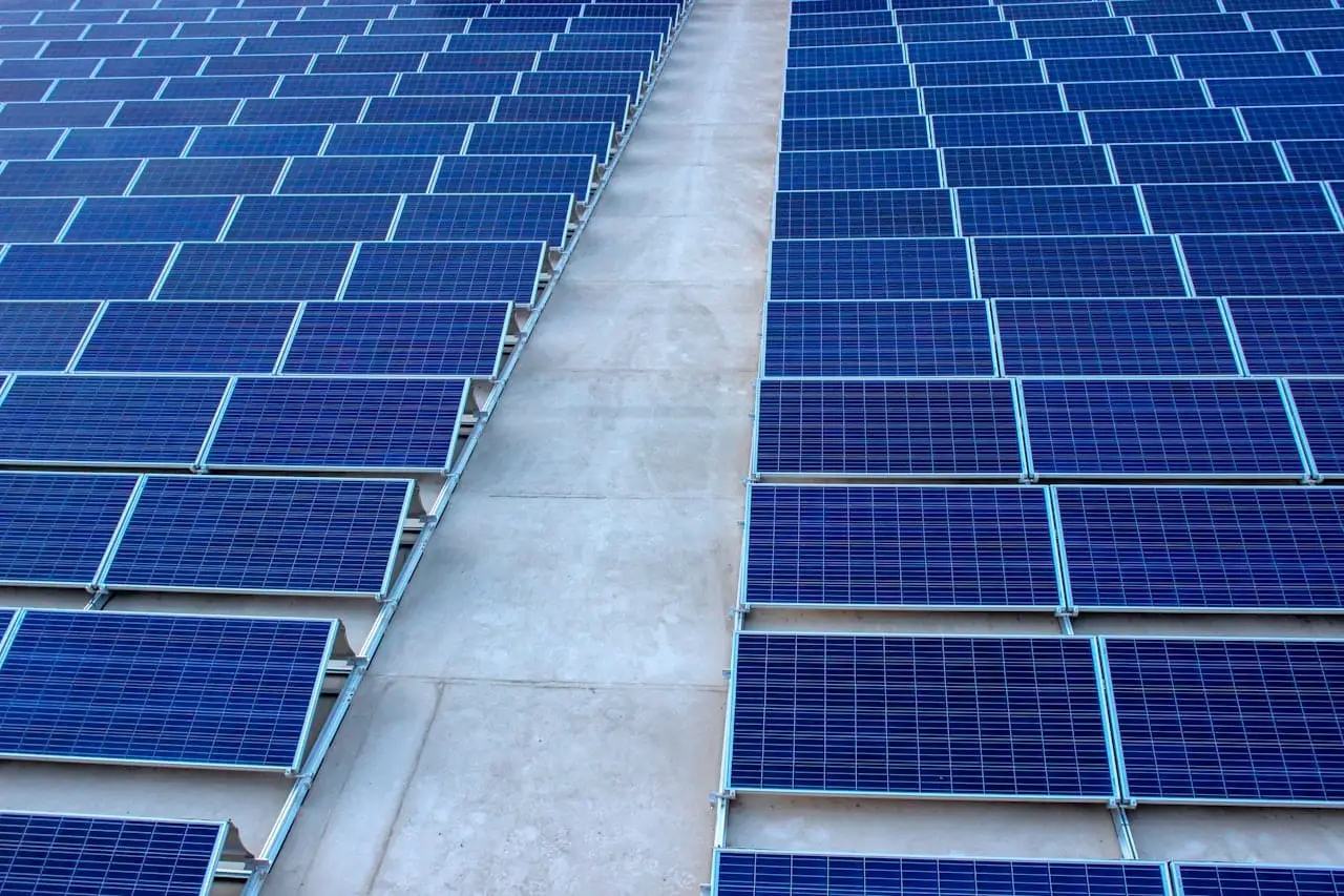 PV Anlage auf Betonboden