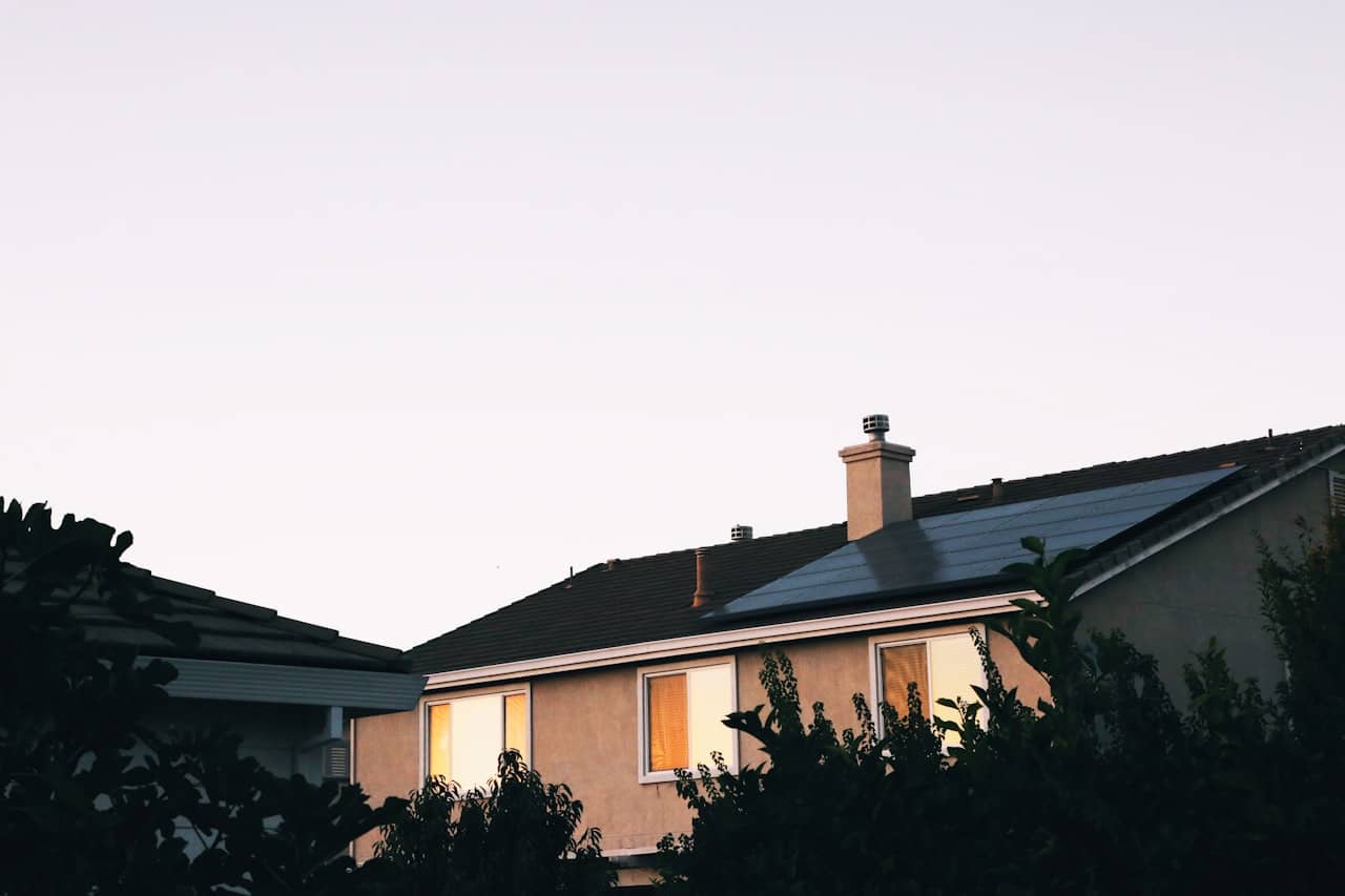 Modernes Haus mit Solaranlage