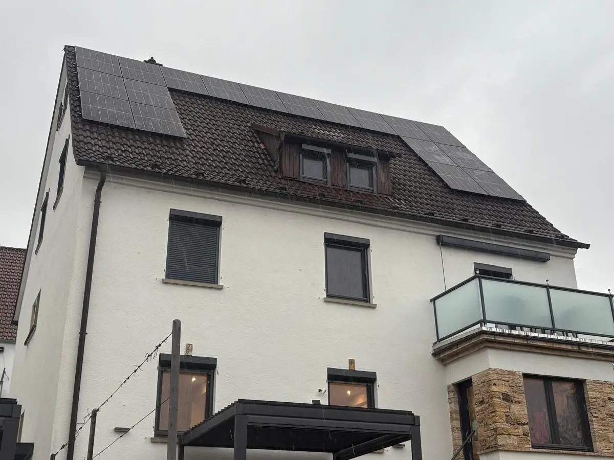 Dreifamilienhaus in Plochingen mit PV-Anlage auf dem Ziegeldach