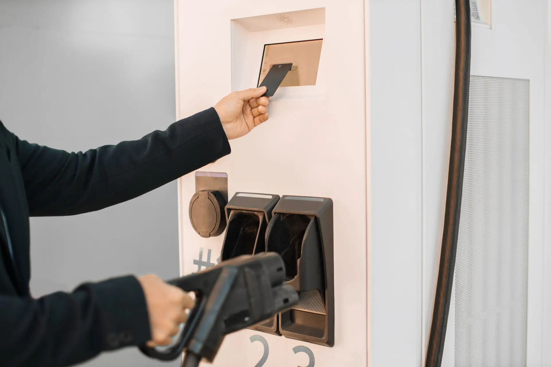 Freischalten einer Ladesäule mit einer RFID-Ladekarte